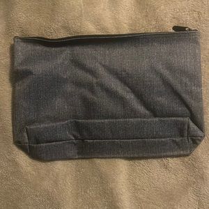 Thirty one Gifts Zipper Pouch